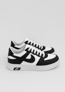 Boys and Men and Woman Comfortable Sneakers and Shoes Stylish Sports Shoes in Pakistan